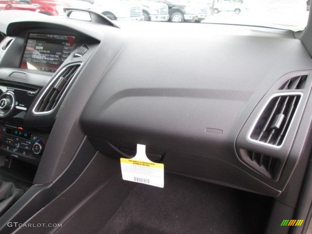 2015 Focus ST Hatchback - Magnetic Metallic / ST Charcoal Black Recaro Sport Seats photo #28