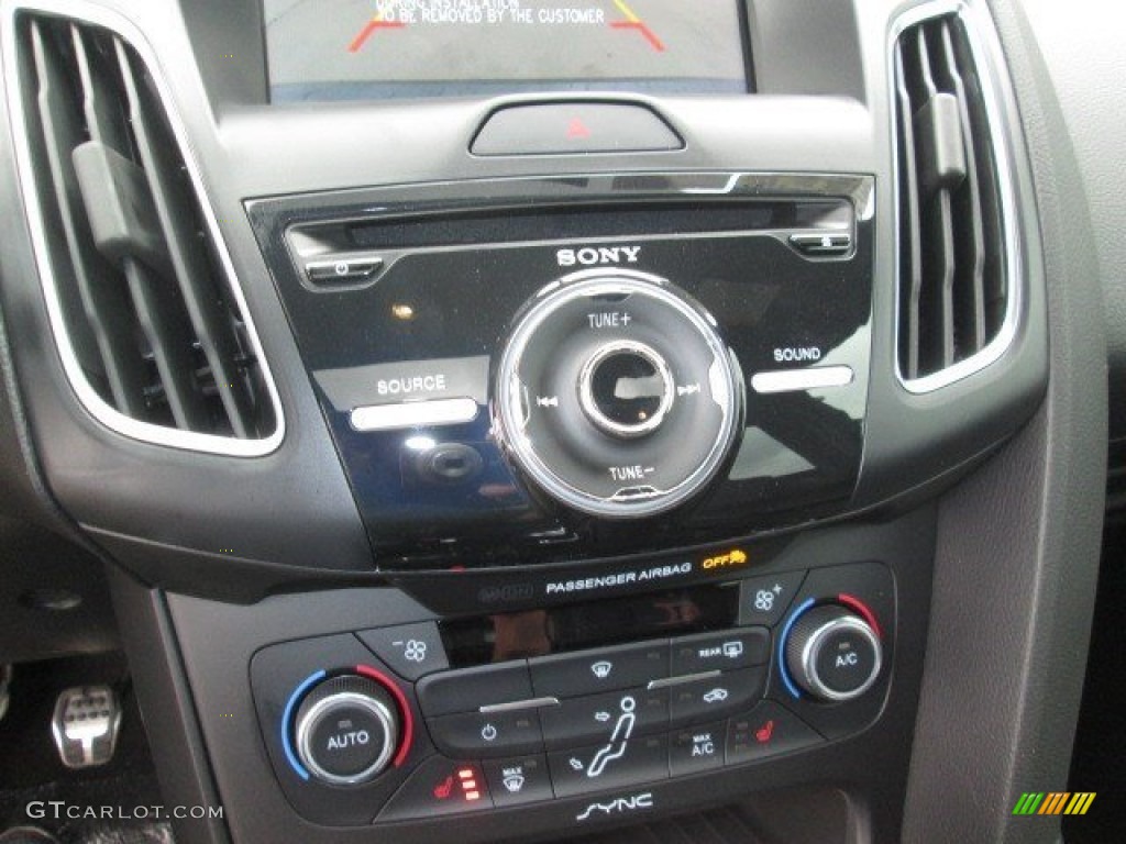 2015 Ford Focus ST Hatchback Controls Photo #102943865