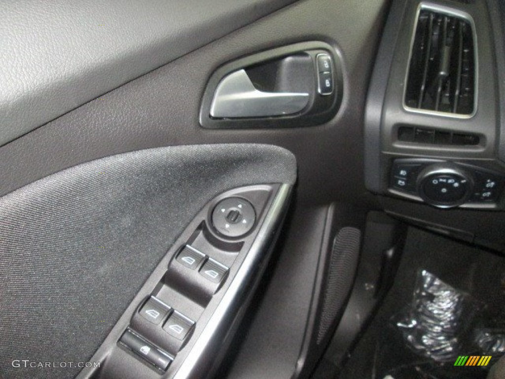2015 Focus ST Hatchback - Magnetic Metallic / ST Charcoal Black Recaro Sport Seats photo #43