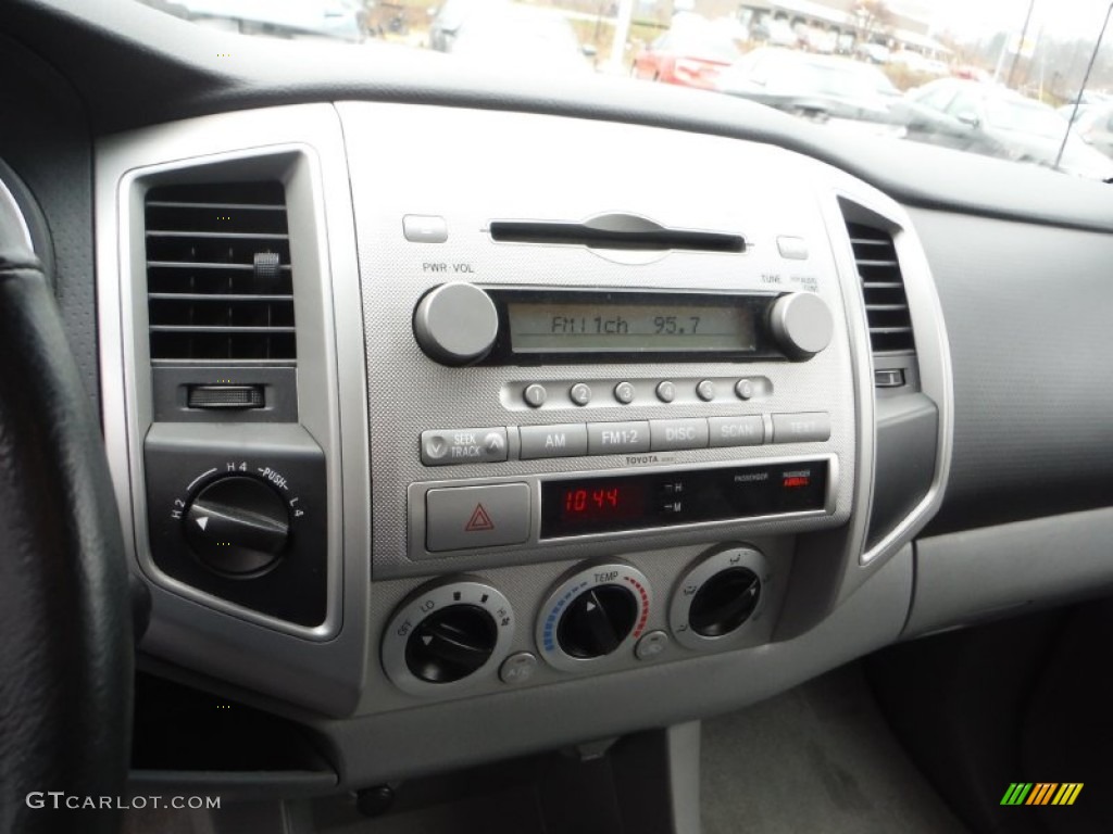 2006 Toyota Tacoma V6 TRD Sport Double Cab 4x4 Controls Photo #102947519