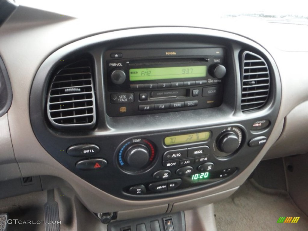 2005 Toyota Sequoia SR5 4WD Controls Photos