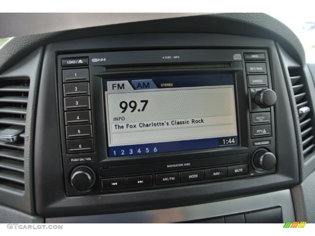 2007 Jeep Grand Cherokee SRT8 4x4 Controls Photo #102948653