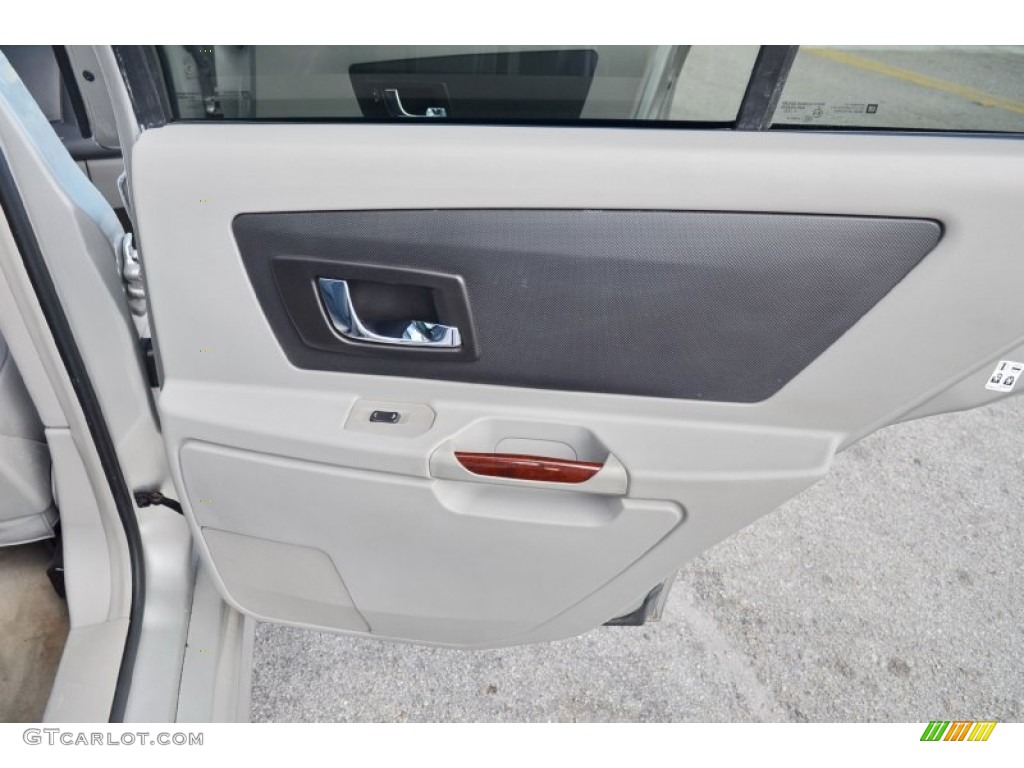 2005 SRX V6 - Light Platinum / Light Gray photo #29