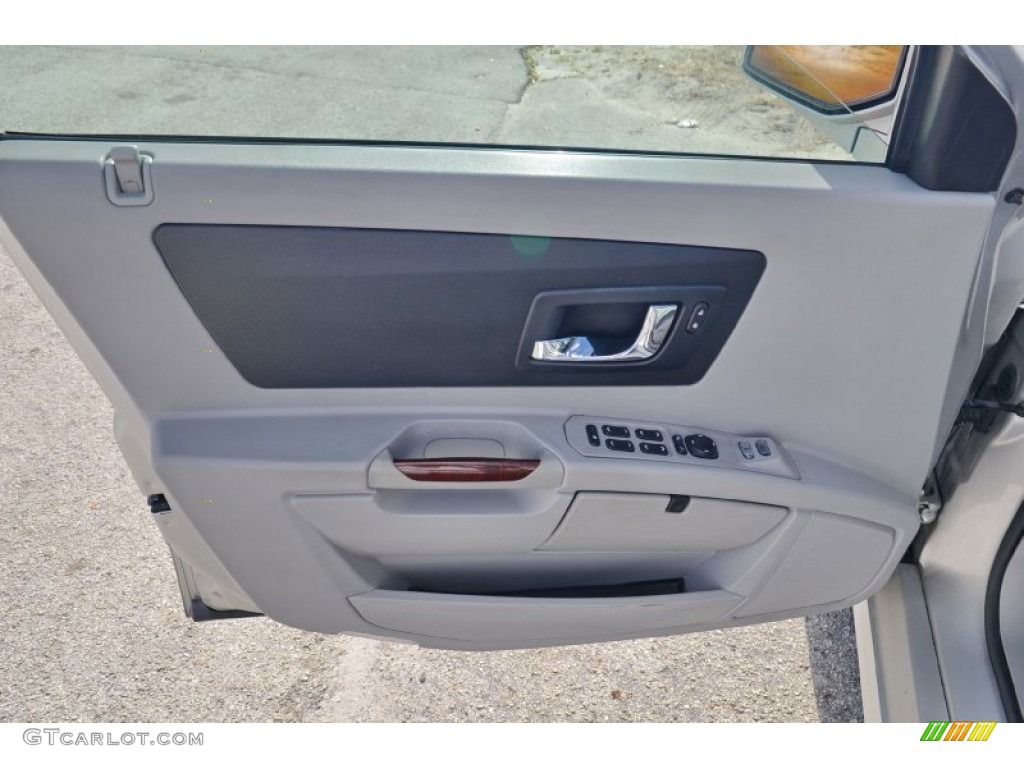 2005 SRX V6 - Light Platinum / Light Gray photo #34
