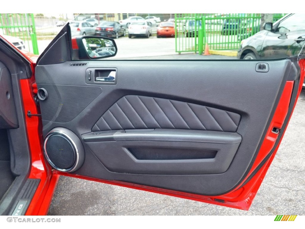 2014 Ford Mustang V6 Premium Convertible Charcoal Black Door Panel Photo #102956628