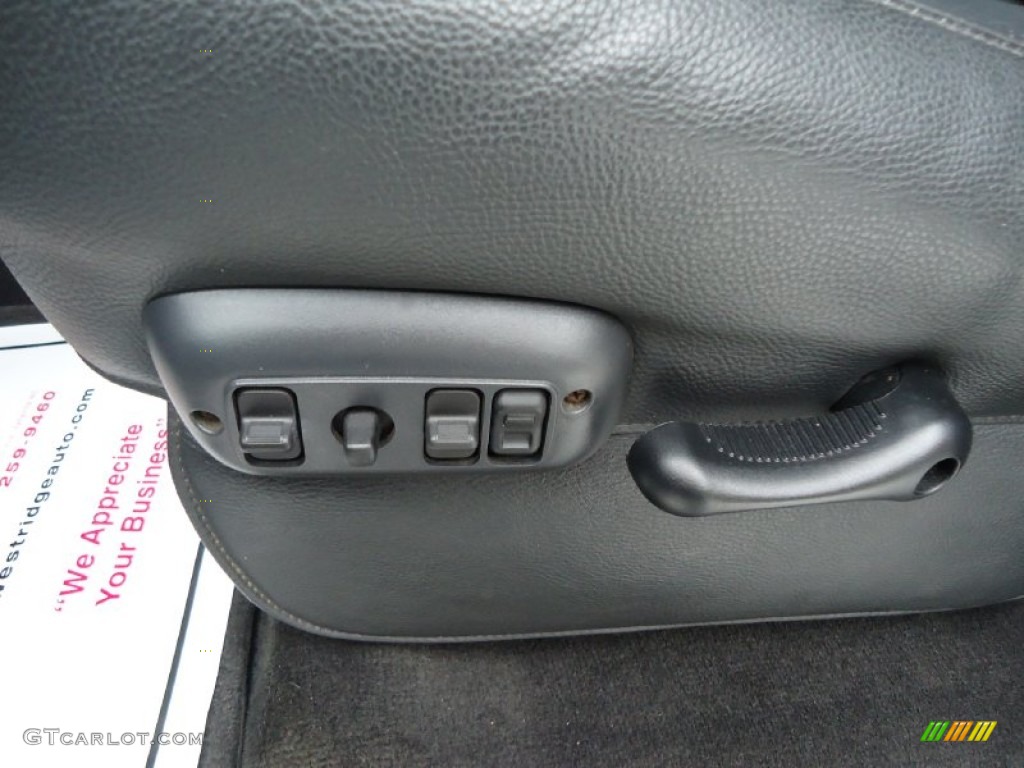 2003 Dodge Ram 1500 ST Quad Cab 4x4 Controls Photo #102959316