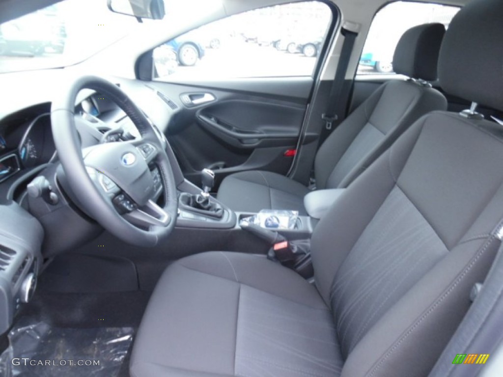 Charcoal Black Interior 2015 Ford Focus SE Sedan Photo #102968437