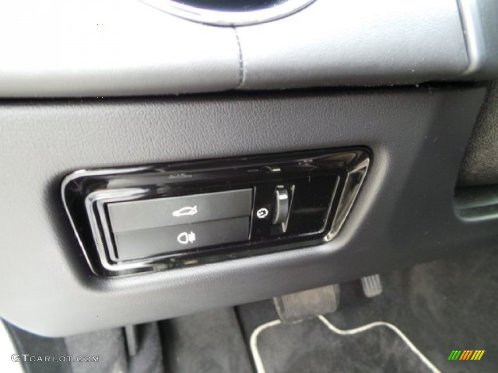 2011 XJ XJL Supercharged - Liquid Silver Metallic / Jet Black/Ivory photo #39