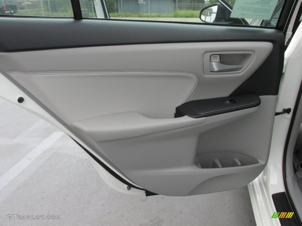 2015 Camry XLE V6 - Blizzard Pearl White / Ash photo #17