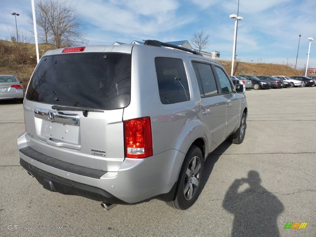 2015 Pilot Touring 4WD - Alabaster Silver Metallic / Black photo #6