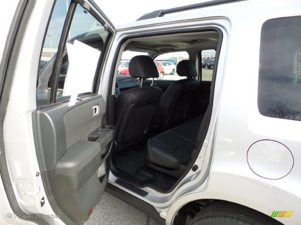 2015 Pilot Touring 4WD - Alabaster Silver Metallic / Black photo #10