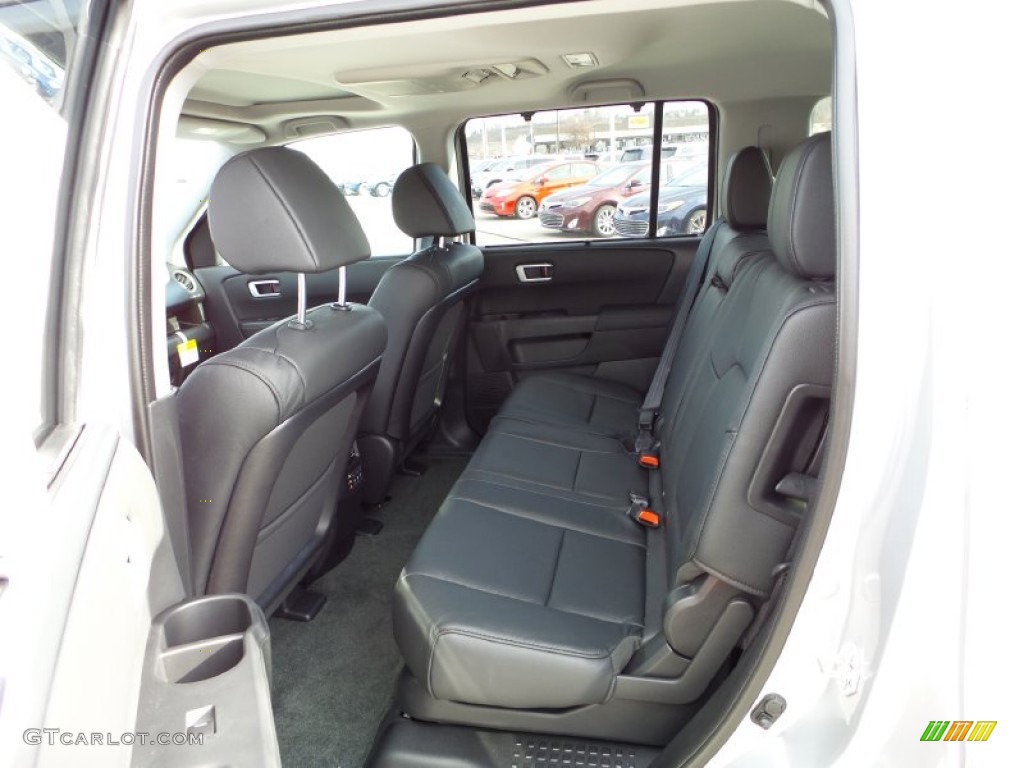 2015 Pilot Touring 4WD - Alabaster Silver Metallic / Black photo #11