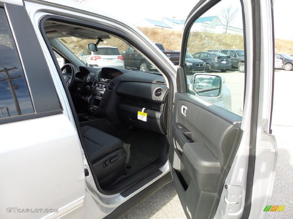 2015 Pilot Touring 4WD - Alabaster Silver Metallic / Black photo #15