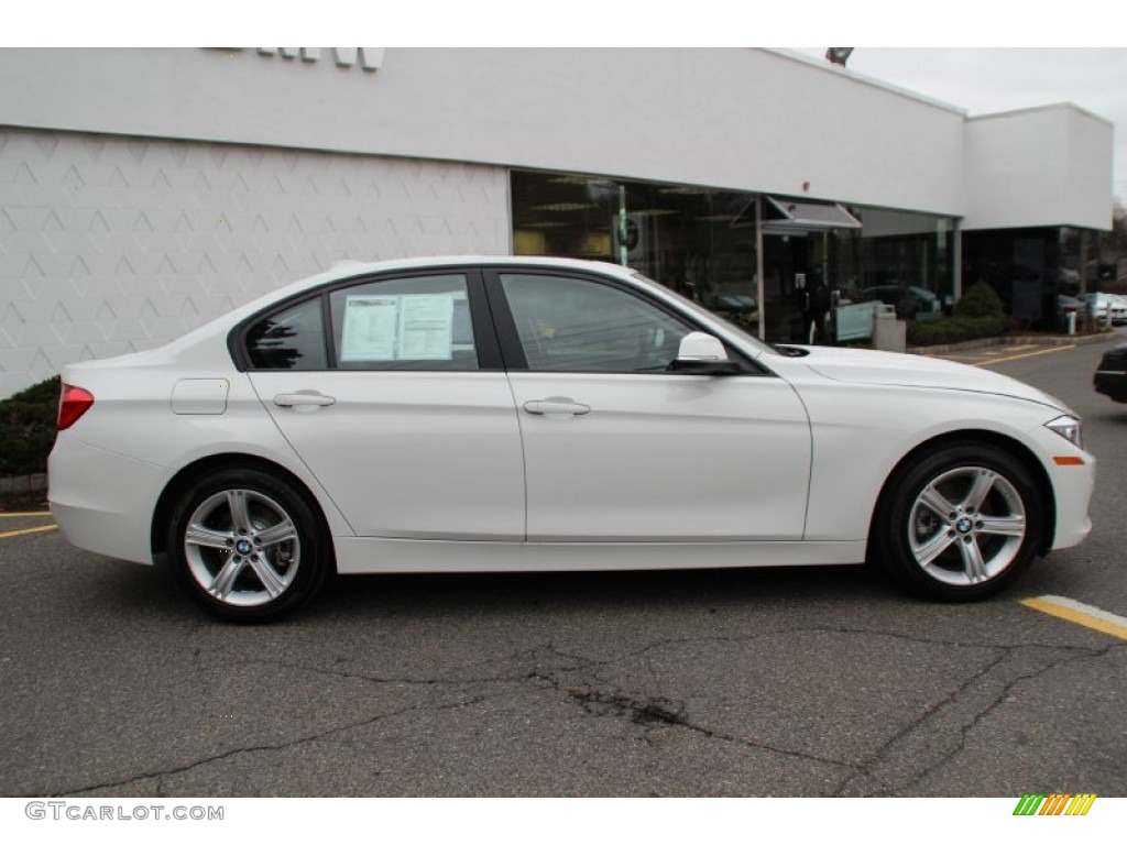 2015 3 Series 320i xDrive Sedan - Alpine White / Black photo #2
