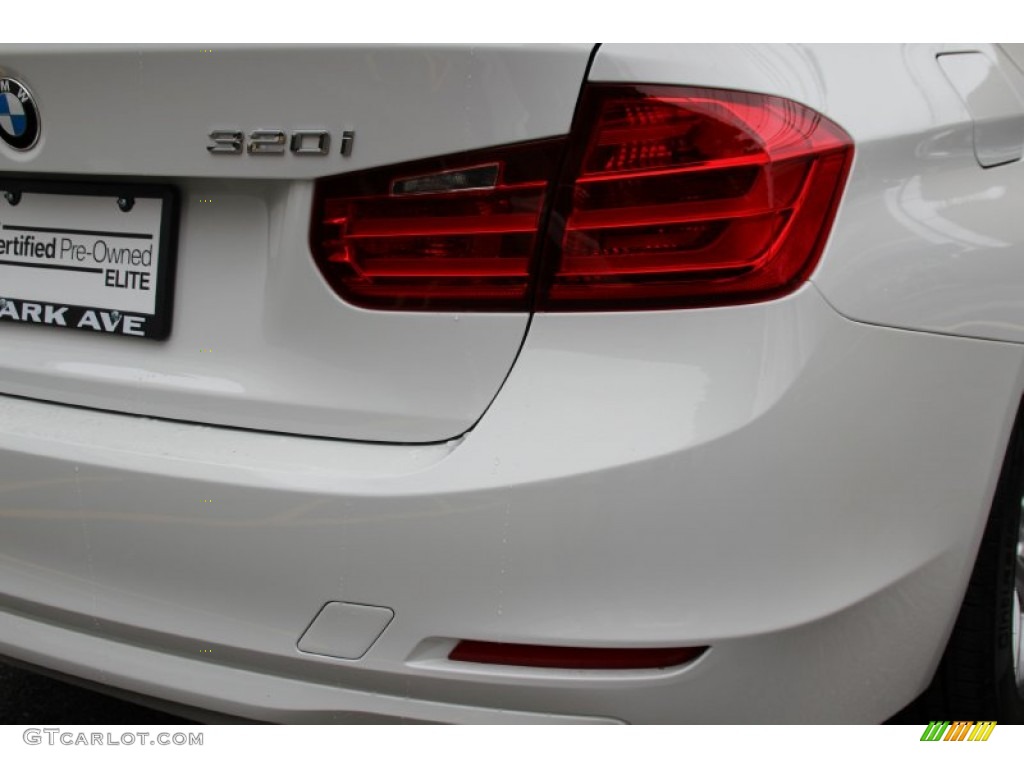 2015 3 Series 320i xDrive Sedan - Alpine White / Black photo #23