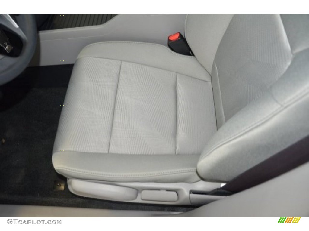 2015 Pilot LX - Taffeta White / Gray photo #10