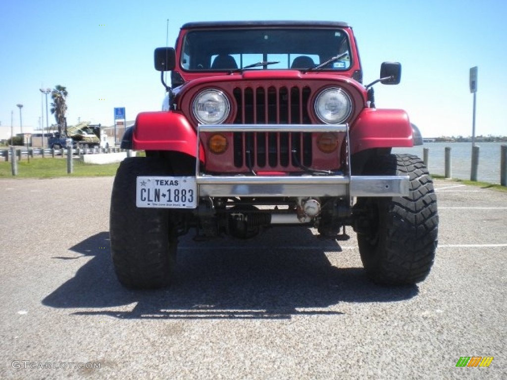 1984 Scrambler CJ-8 4x4 - Chilipepper Red / Black photo #2