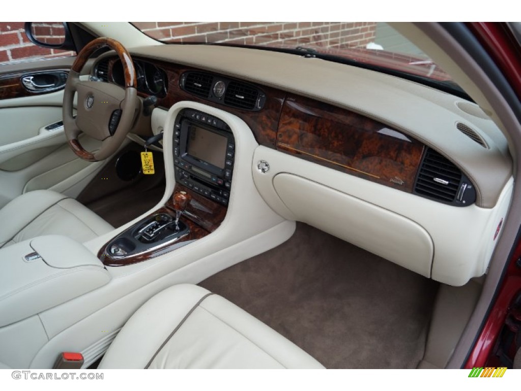 2006 XJ Super V8 - Radiance Red Metallic / Ivory photo #19