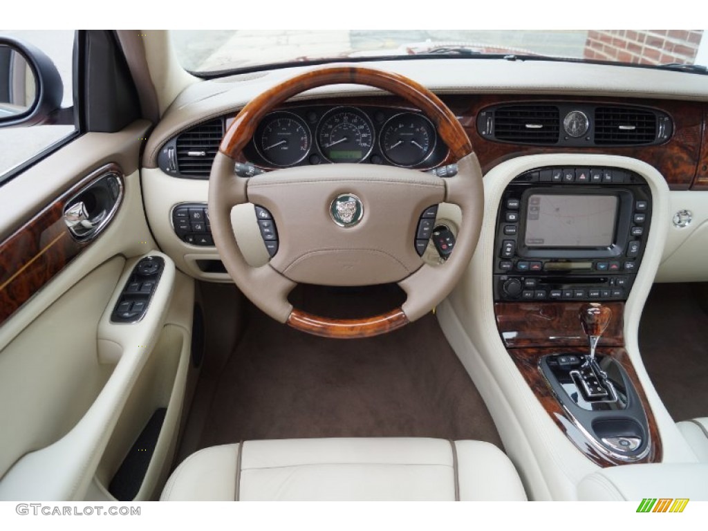 2006 Jaguar XJ Super V8 Dashboard Photos