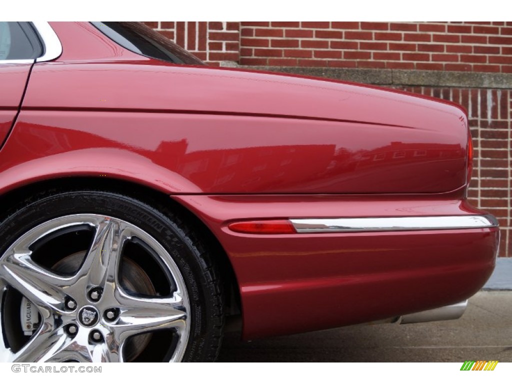 2006 XJ Super V8 - Radiance Red Metallic / Ivory photo #40