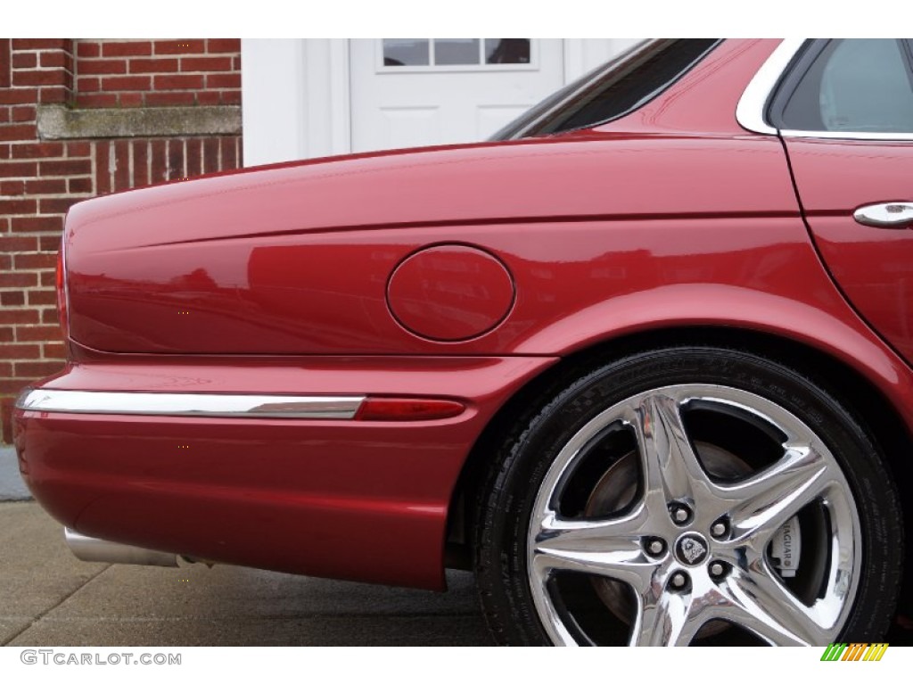 2006 XJ Super V8 - Radiance Red Metallic / Ivory photo #41