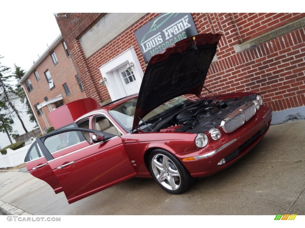 2006 XJ Super V8 - Radiance Red Metallic / Ivory photo #51