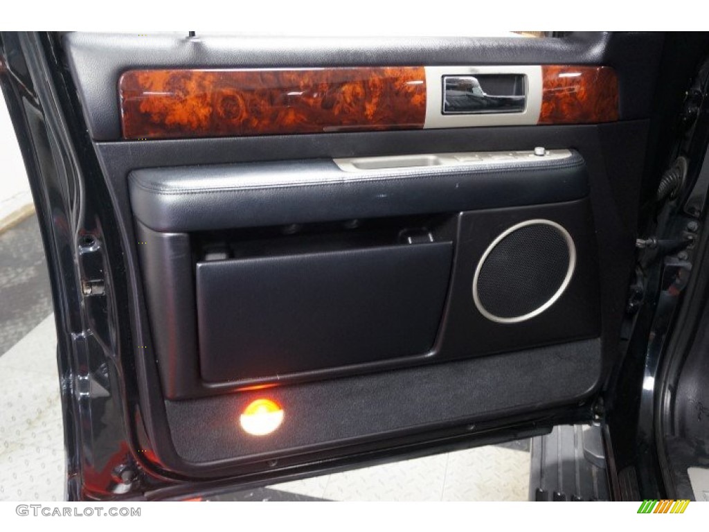 2003 Navigator Luxury - Black / Black photo #12