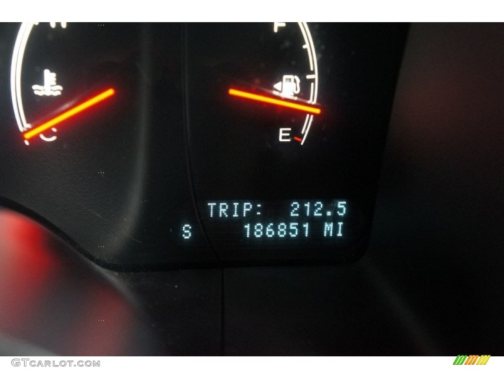 2003 Navigator Luxury - Black / Black photo #34