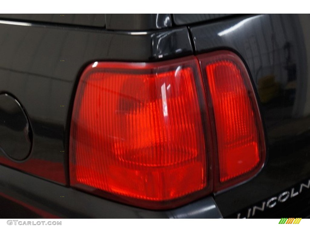 2003 Navigator Luxury - Black / Black photo #57