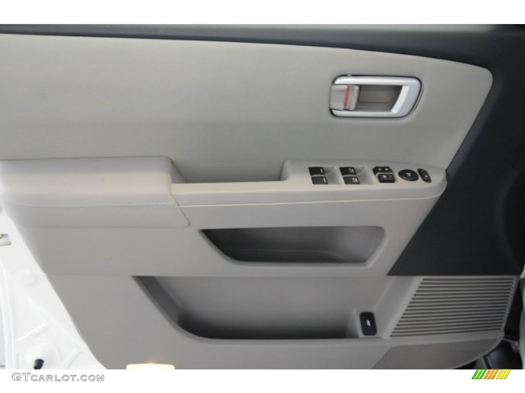 2015 Pilot SE - Taffeta White / Gray photo #8