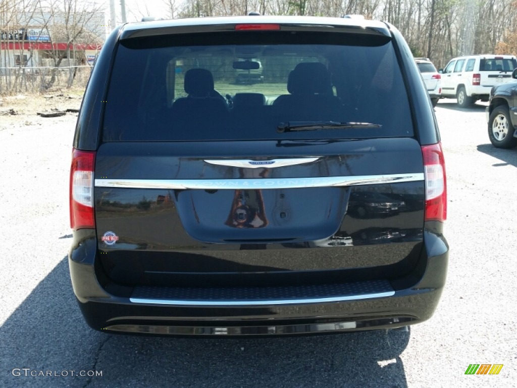 2015 Town & Country Touring - Mocha Java Pearl / Black/Light Graystone photo #5