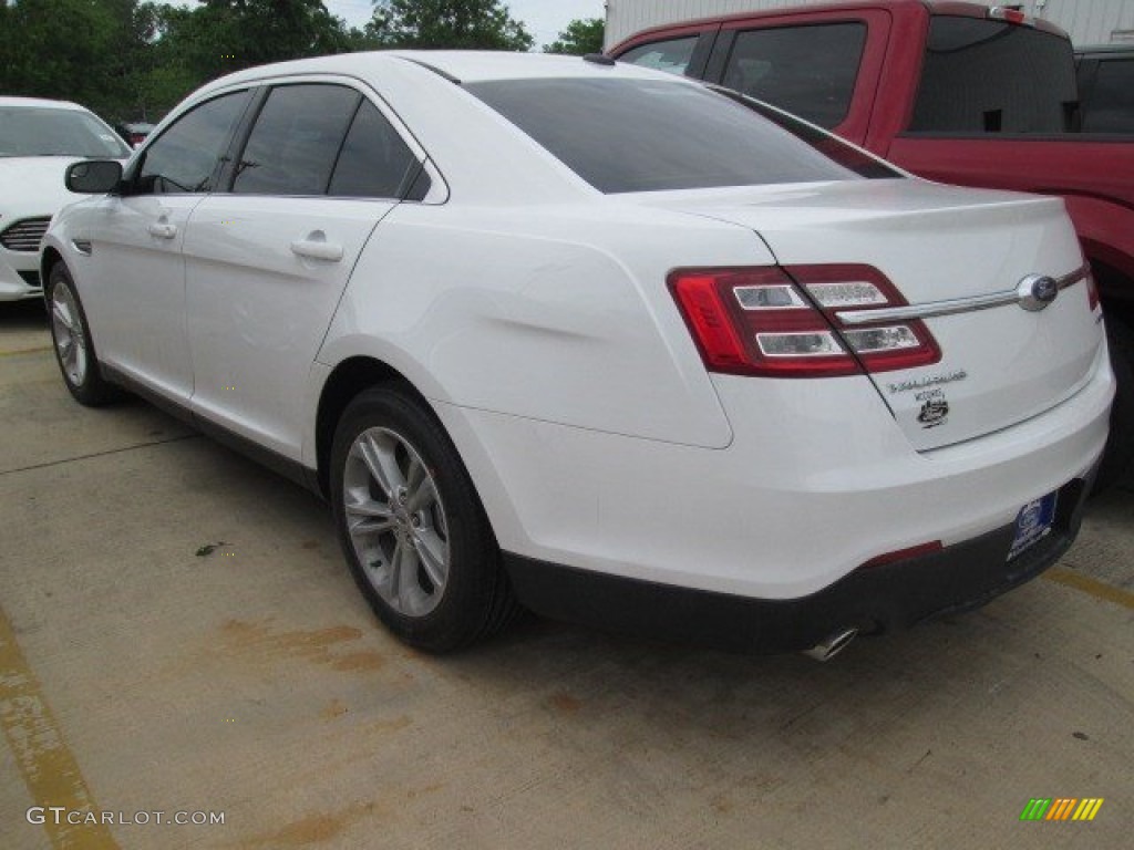 2015 Taurus SE - Oxford White / Dune photo #7