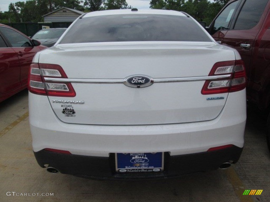 2015 Taurus SE - Oxford White / Dune photo #8