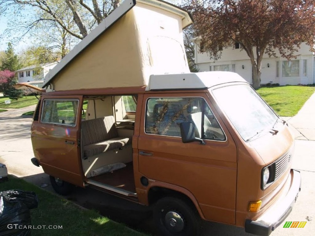 Assuan Brown 1983 Volkswagen Vanagon Camper Exterior Photo #103023576