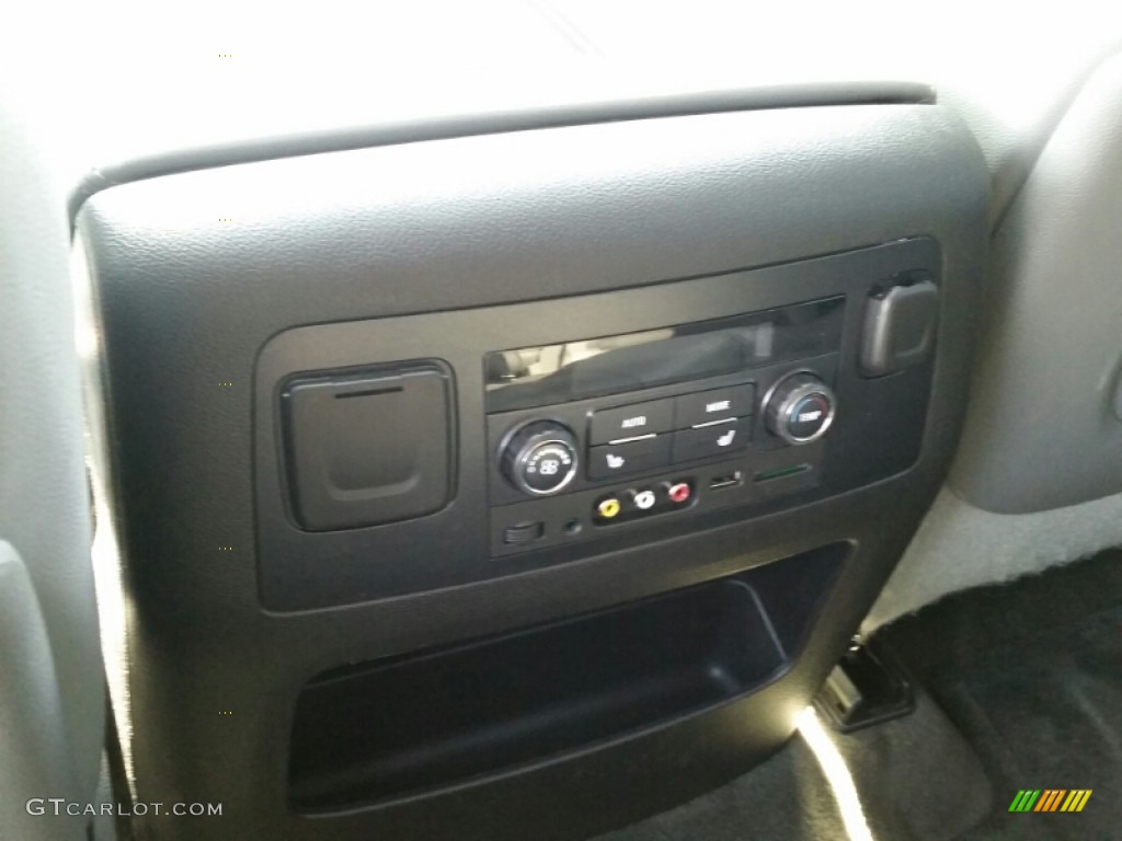 2015 Suburban LT 4WD - Black / Jet Black photo #19