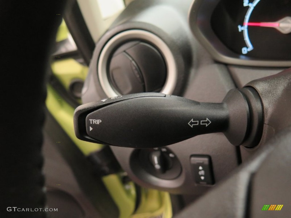 2013 Ford Fiesta Titanium Hatchback Controls Photo #103026198