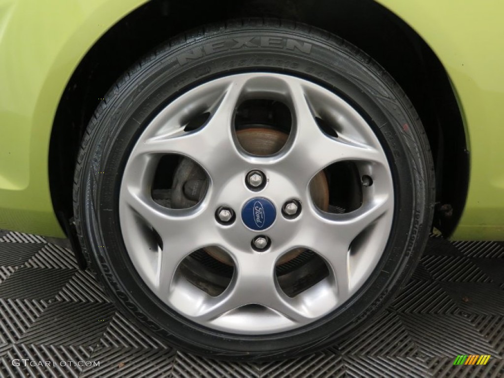 2013 Ford Fiesta Titanium Hatchback Wheel Photo #103026357
