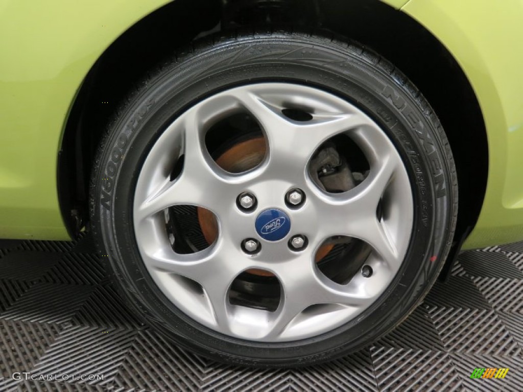 2013 Ford Fiesta Titanium Hatchback Wheel Photos