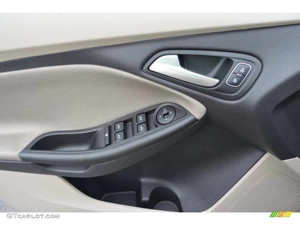2015 Focus SE Hatchback - Tectonic Metallic / Medium Light Stone photo #5