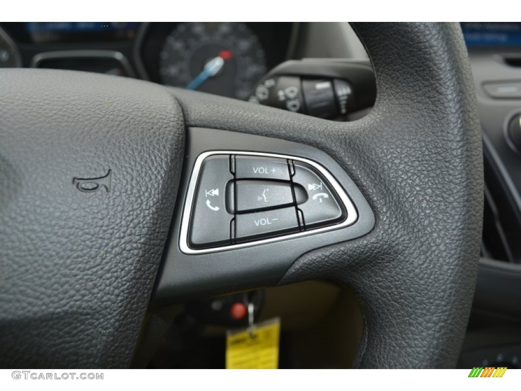 2015 Ford Focus SE Hatchback Controls Photo #103028424