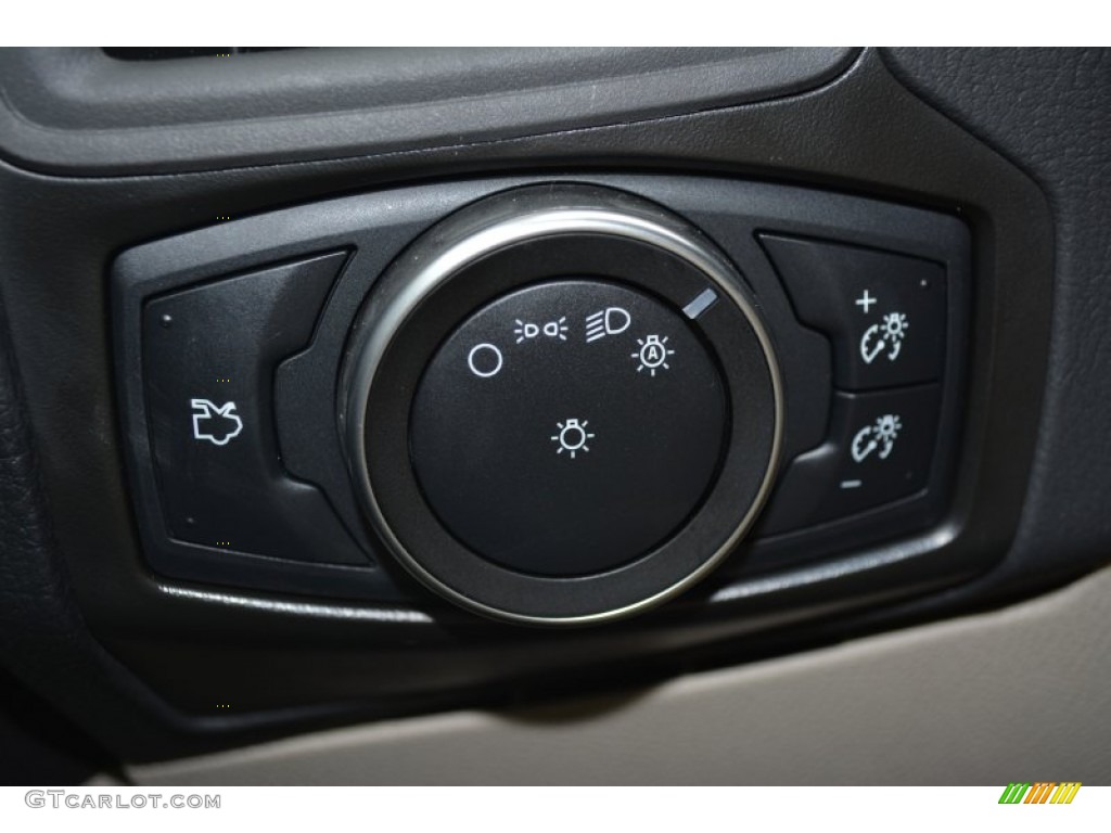 2015 Focus SE Hatchback - Tectonic Metallic / Medium Light Stone photo #21
