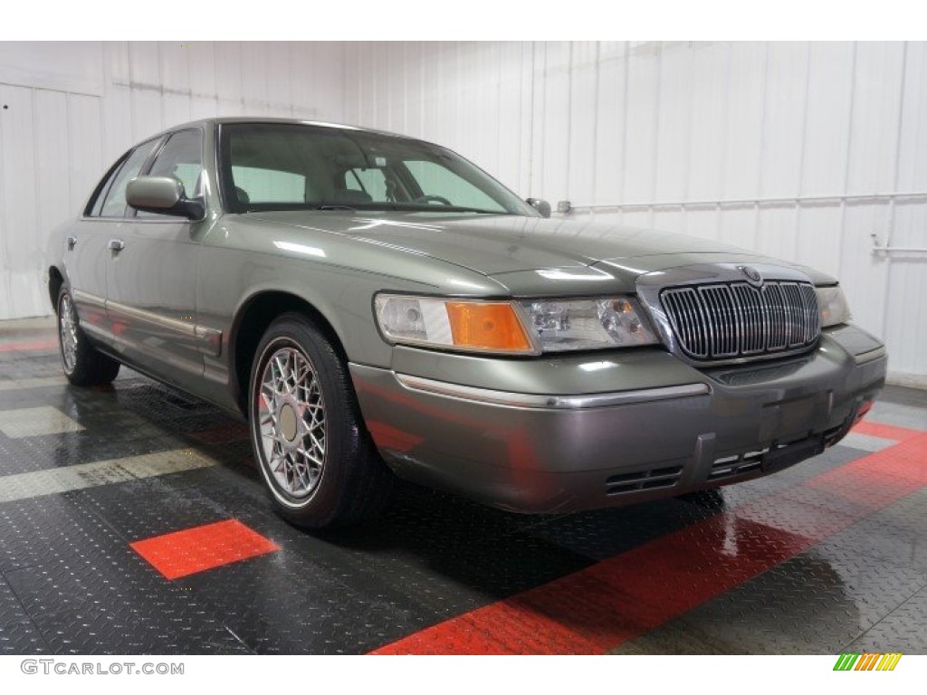 2002 Grand Marquis GS - Spruce Green Metallic / Light Graphite Grey photo #5