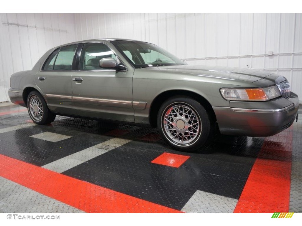2002 Grand Marquis GS - Spruce Green Metallic / Light Graphite Grey photo #6