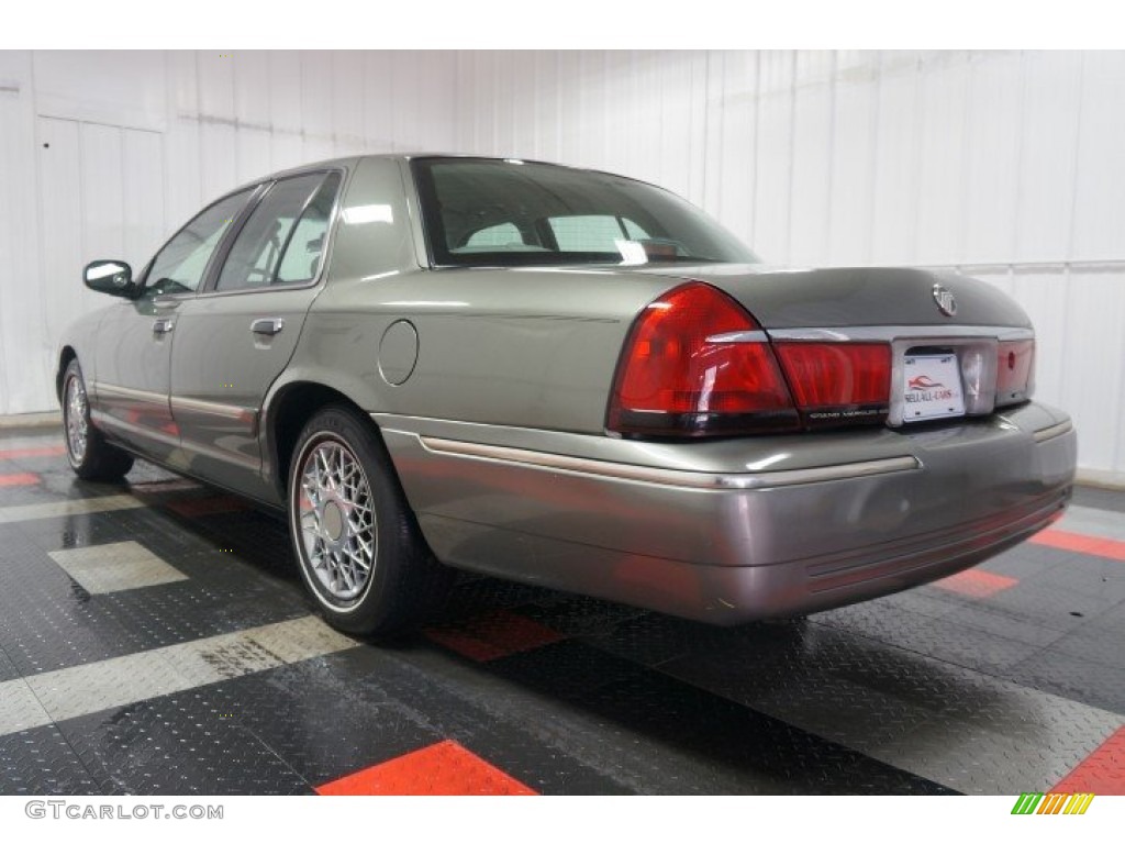 2002 Grand Marquis GS - Spruce Green Metallic / Light Graphite Grey photo #11