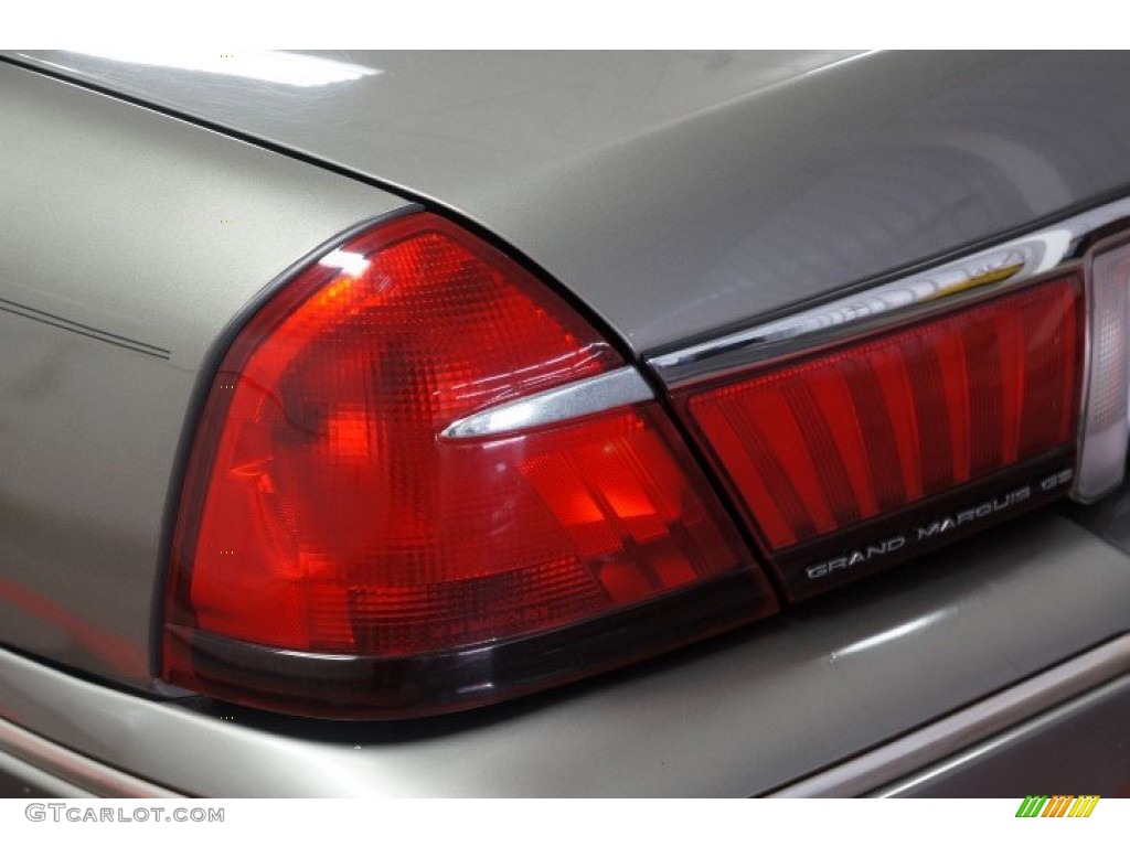 2002 Grand Marquis GS - Spruce Green Metallic / Light Graphite Grey photo #49