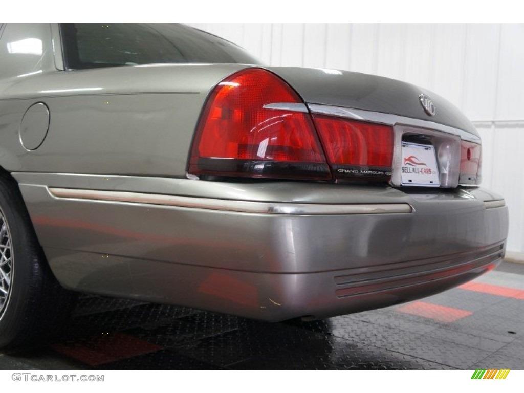 2002 Grand Marquis GS - Spruce Green Metallic / Light Graphite Grey photo #50