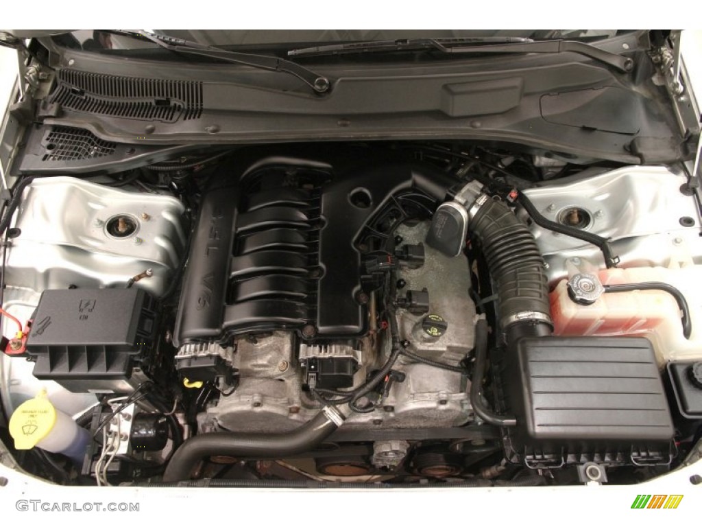 2005 Dodge Magnum SXT AWD Engine Photos