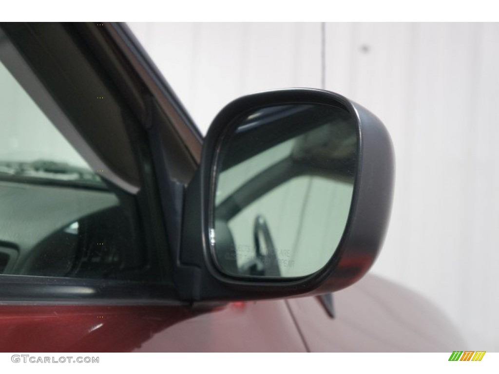 2004 Pathfinder SE 4x4 - Merlot Red Pearl / Charcoal photo #41