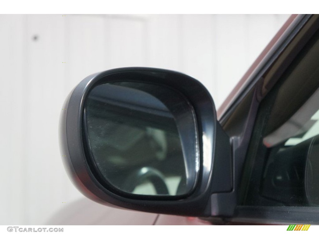 2004 Pathfinder SE 4x4 - Merlot Red Pearl / Charcoal photo #57