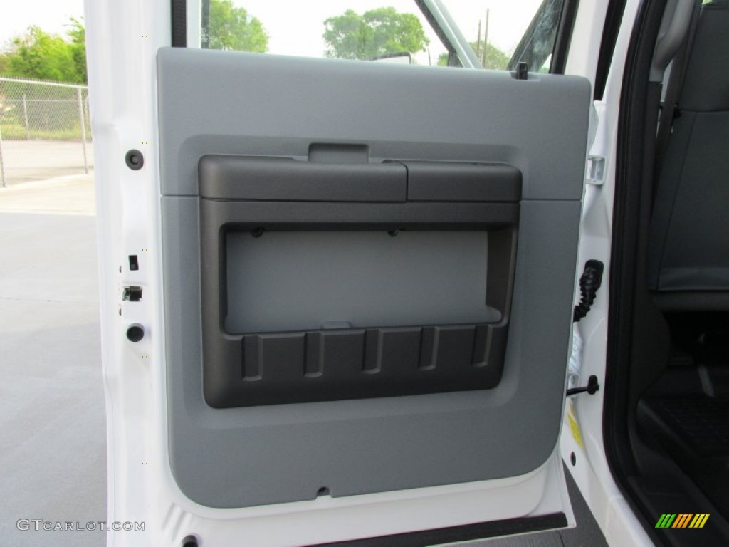 2015 F250 Super Duty XL Crew Cab - Oxford White / Steel photo #17